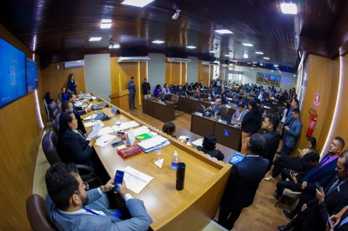 Câmara aprova três projetos de lei nesta segunda-feira (18)