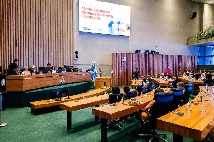 CLDF comemora os 25 anos da Cooperativa de Idiomas do Brasil (Cooplem)