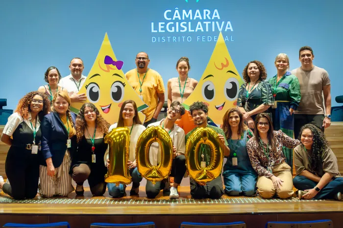 Elegis comemora 100 edições do programa Conhecendo o Parlamento; relembre números e conquistas