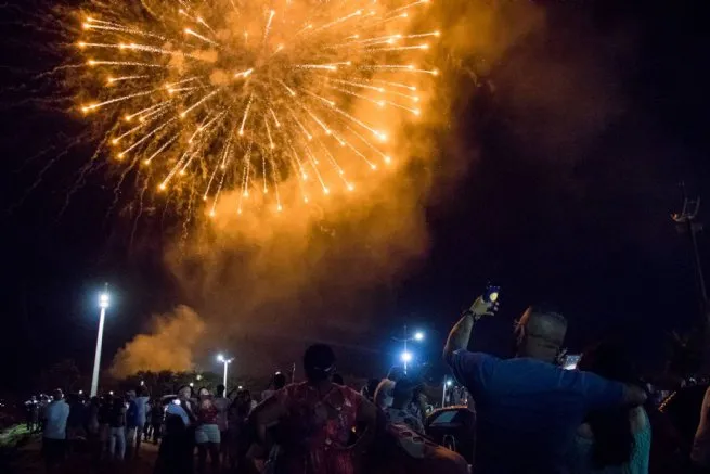 Festa de Réveillon em São Sebastião terá show pirotécnico e DJs em nove pontos da cidade