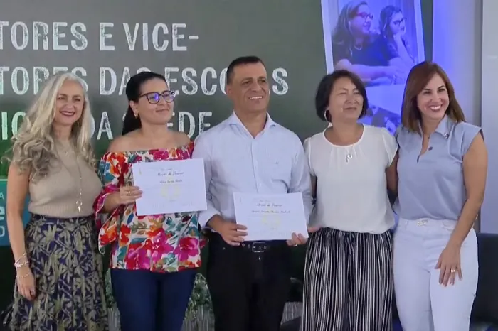 Gestores escolares do Guará recebem homenagem da CLDF