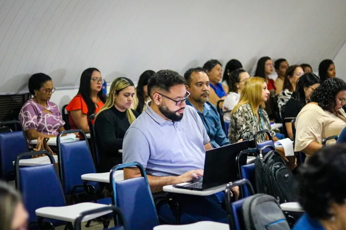 SES debate vigilância e controle na qualidade das águas envasadas no Maranhão