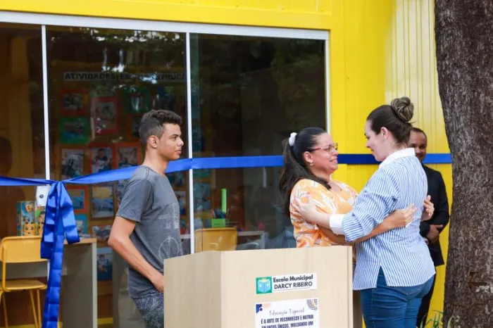 Prefeita Cinthia Ribeiro entrega novas salas de recursos à comunidade da Escola Municipal Darcy Ribeiro