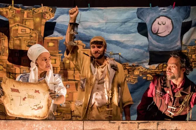 Cia de Achadouros encena espetáculo ‘Os Lavadores de Histórias’ em São Sebastião