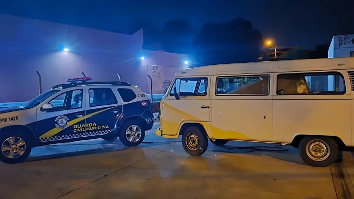 Dois homens são presos pela GCM por furto de Kombi em Rio Preto