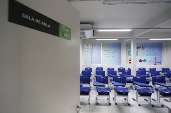 No Crato, Governo do Ceará entrega 23º Centro Cearense de Idiomas
