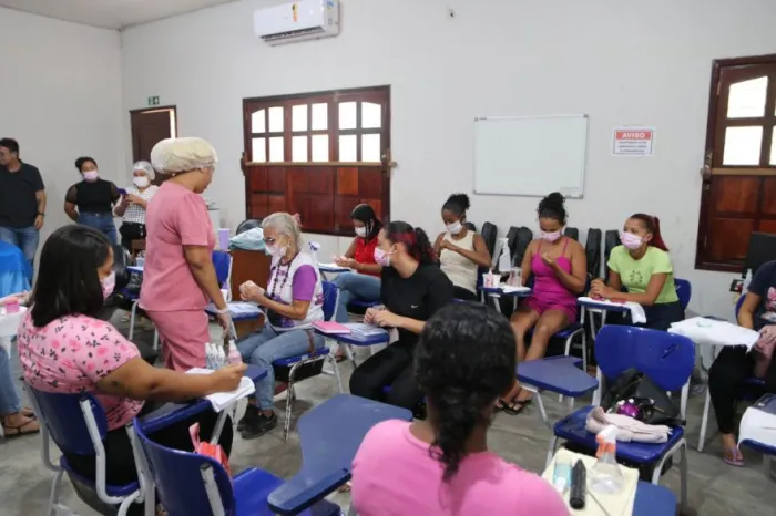 Empreendedorismo: Seaspac promove curso de manicure no CRAS Bela Vista