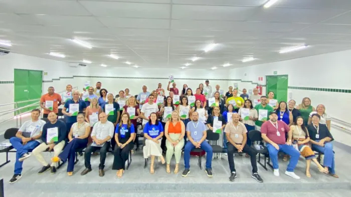 Gestores escolares participam de curso que busca desenvolver competências essenciais para uma gestão eficiente