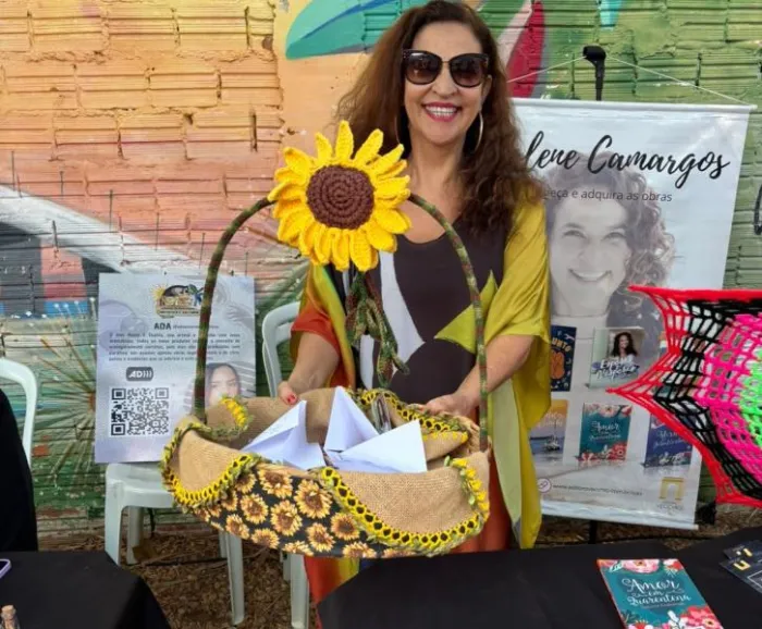 Professora e ex-aluna lançam livro de poesias nesta sexta-feira, 29