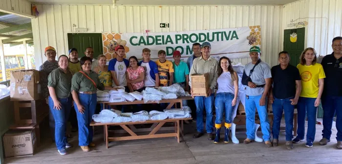 Programa REM Acre e Seagri entregam equipamentos para produtores do mel do Alto Acre