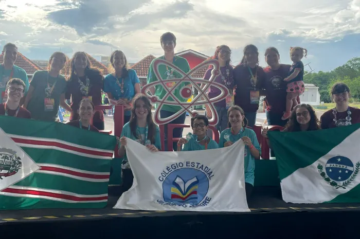 Premiados, alunos de colégio de Toledo se credenciam para eventos internacionais