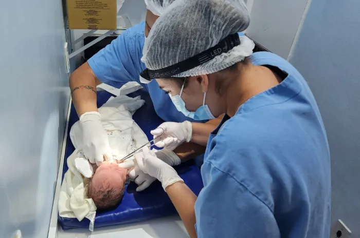 Edson Ramalho realiza em média 30 frenotomias por mês com assistência multiprofissional aos bebês