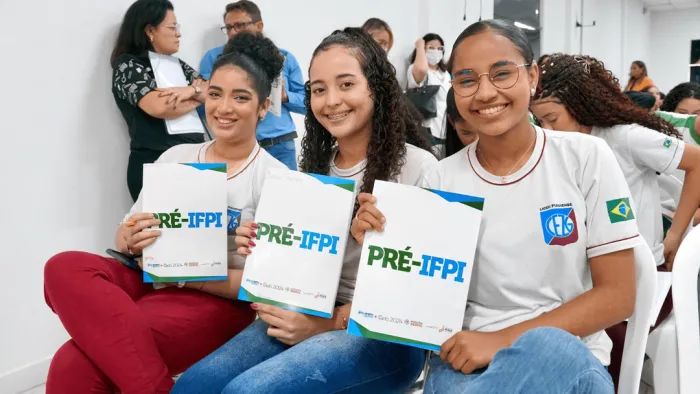 Seduc promove revisão para vestibular do IFPI com mais de 600 estudantes em Teresina