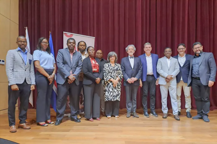 Professor da UEPG participa de congresso internacional de países Lusófonos