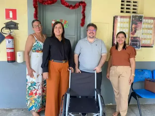 Uespi recebe cadeiras de rodas para promover a acessibilidade