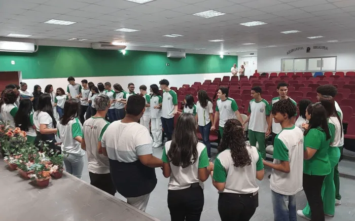 Estudantes da rede estadual participam de formação para promover acolhimento nas escolas