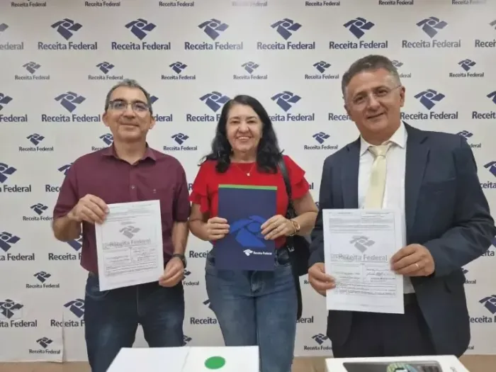 Uespi recebe doação de aparelhos eletrônicos da Receita Federal para projetos e atividades administrativas