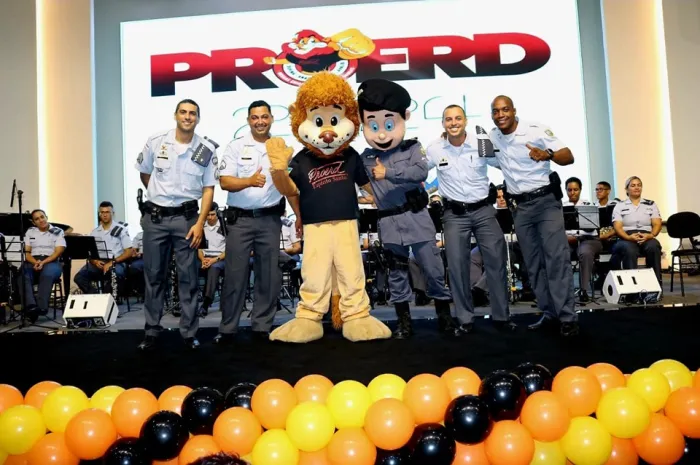 10º BATALHÃO PROMOVE FORMATURA DO PROERD
