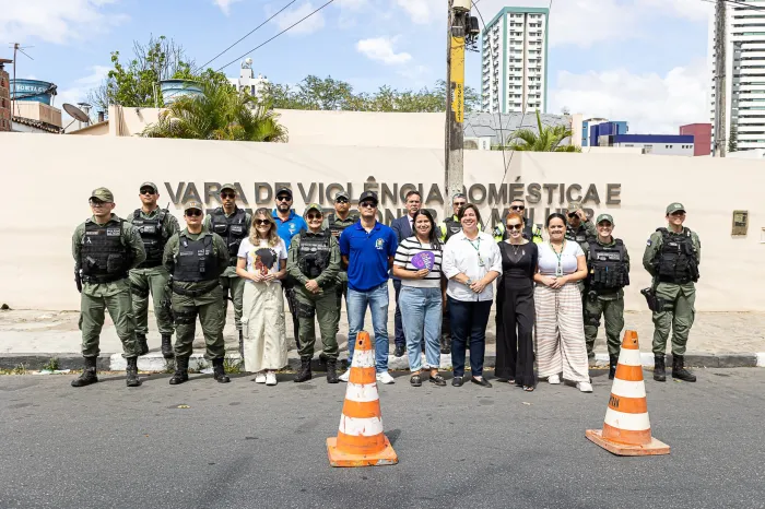 Prefeitura de Caruaru reúne forças de segurança em campanha do Laço Branco pelo fim da violência contra a mulher