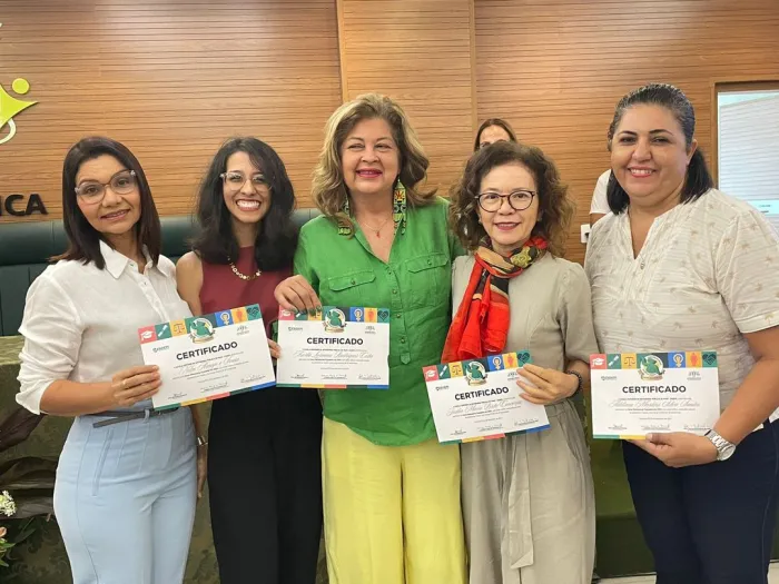 Sempi marca presença na solenidade de formatura da 5ª turma do Projeto Defensoras Populares