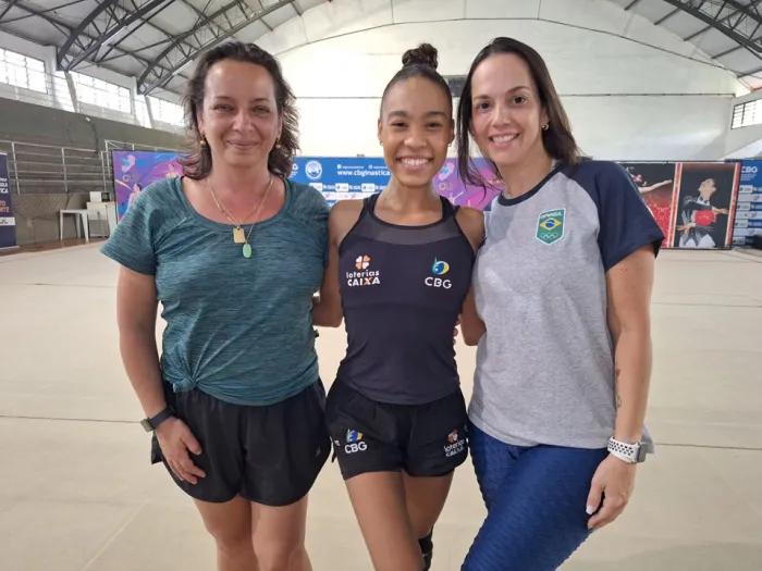 Geovanna Santos inicia preparação de novo ciclo olímpico com treinadora búlgara