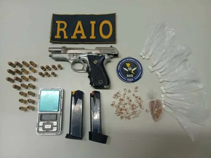 Adolescente é apreendido pela Polícia Militar com armas e drogas na Capital