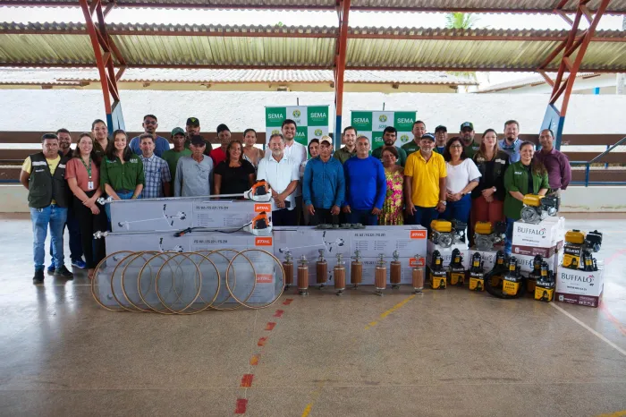 Moradores da Floresta Estadual do Antimary recebem kits de casa de farinha e equipamentos para fortalecimento da agricultura
