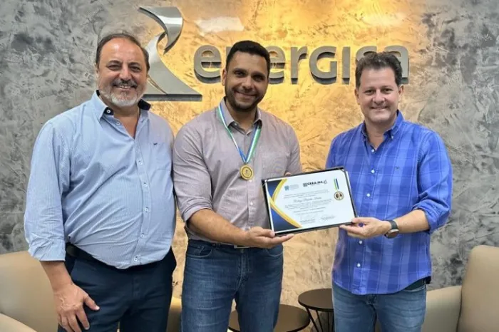 Engenheiro eletricista é reconhecido por trajetória profissional com honraria legislativa