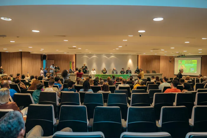 SES promove simpósio sobre farmácias vivas, óleos medicinais e cannabis