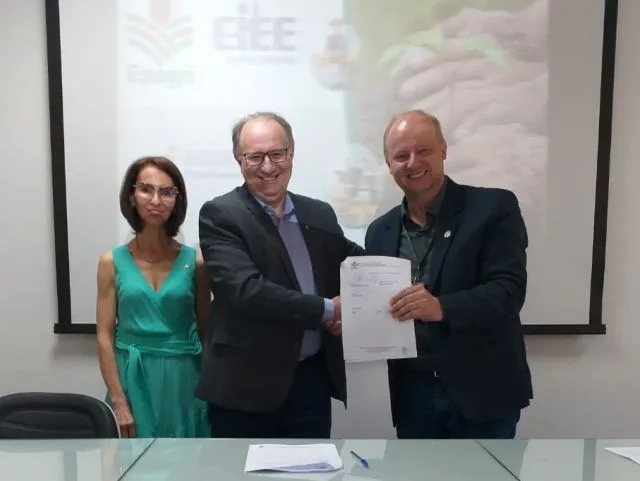 Epagri assina termo de cooperação com o CIEE para fortalecer a sucessão familiar em SC