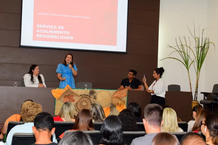 Encontro reúne profissionais dos Serviços de Acolhimento Regionalizado