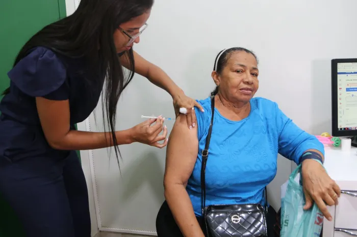 SMS: Continuam as campanhas de vacinação contra dengue e gripe nas UBS do município