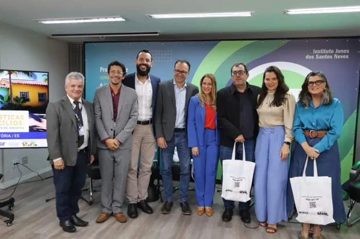 Censo 2022: pela primeira vez Instituto Jones recebe IBGE para divulgação oficial