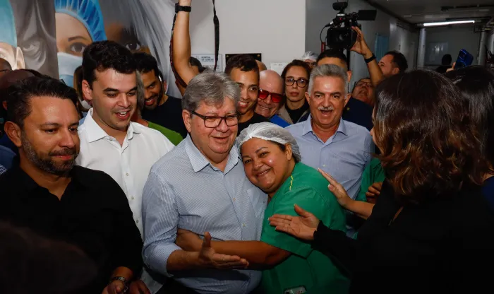 João Azevêdo entrega UTI, prédio da Cedmex e inspeciona Central de Abastecimento de Medicamentos em Campina Grande