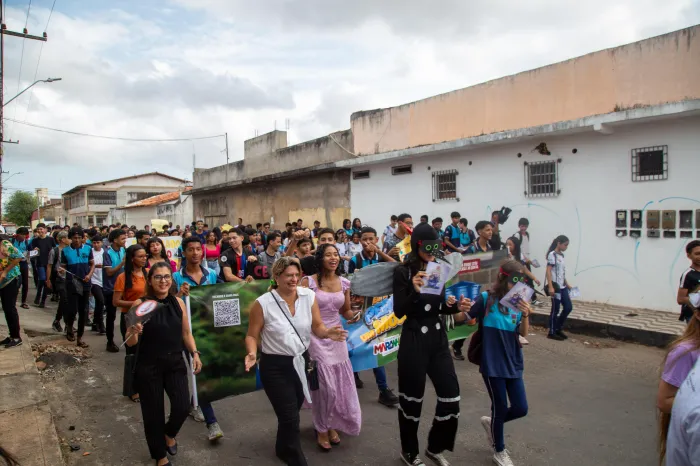 - A campanha destacou a importância de medidas simples e eficazes para eliminar criadouros do Aedes aegypti (Foto: Márcio Sampaio)