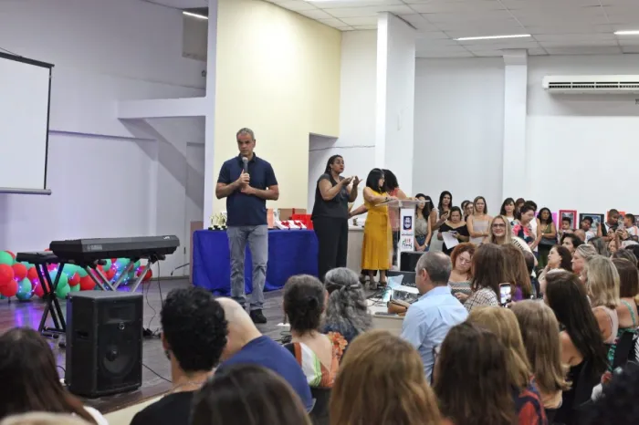 Nova Iguaçu encerra o Ano Letivo com grande celebração e homenagem às escolas