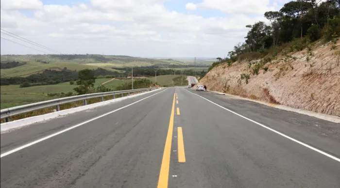 Moradores comemoram entrega da rodovia SE-160 que liga Laranjeiras a Areia Branca
