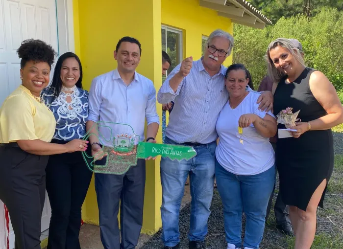 Governo do Estado entrega casas em Rio das Antas