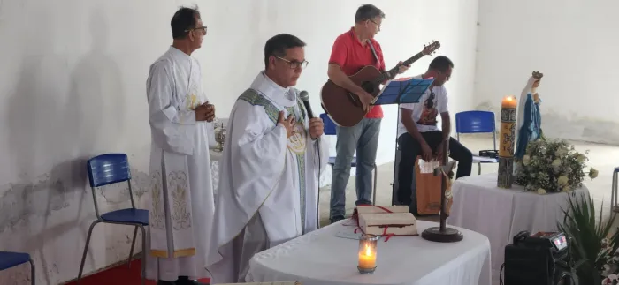 Missa Antecipada Celebra o Natal na Penitenciária do Roger