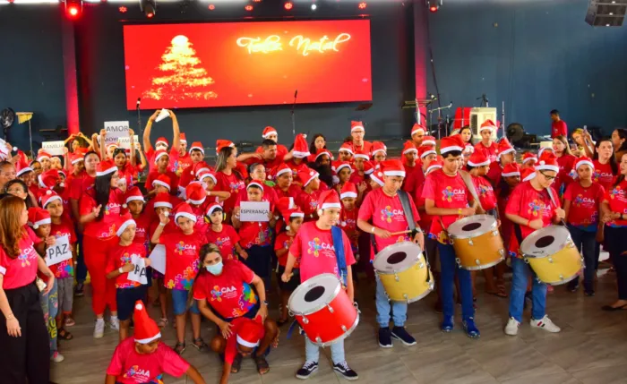 Governo realiza festa de Natal para 400 crianças autistas do CAA da Capital
