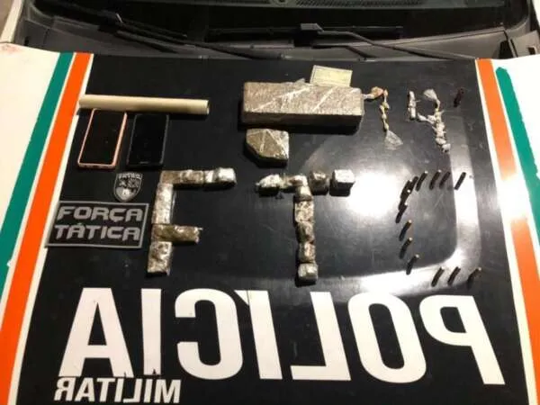 Suspeito é preso pela PMCE com drogas e munições em Maracanaú