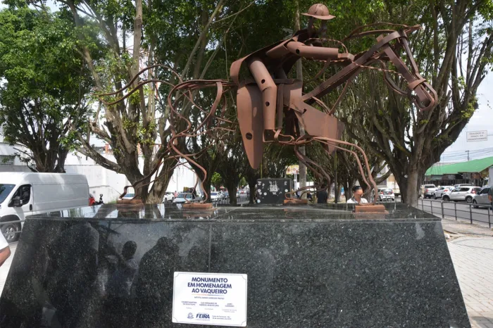 Monumento do Vaqueiro: Uma homenagem aos primórdios de Feira de Santana