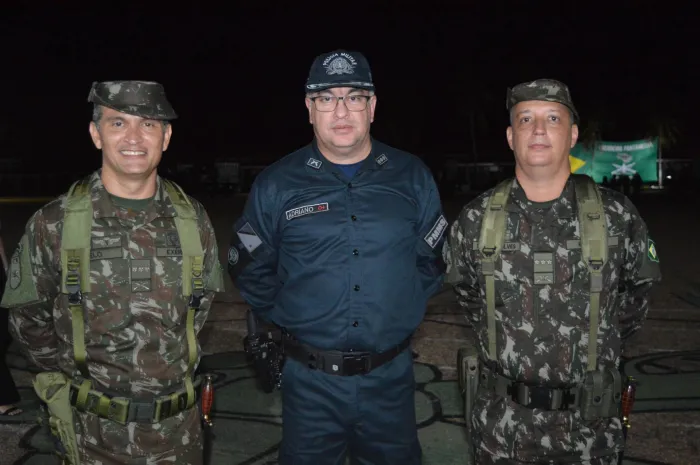 Comandante do 5º BPM prestigia solenidade de passagem de comando do 47º Batalhão de Infantaria em Coxim