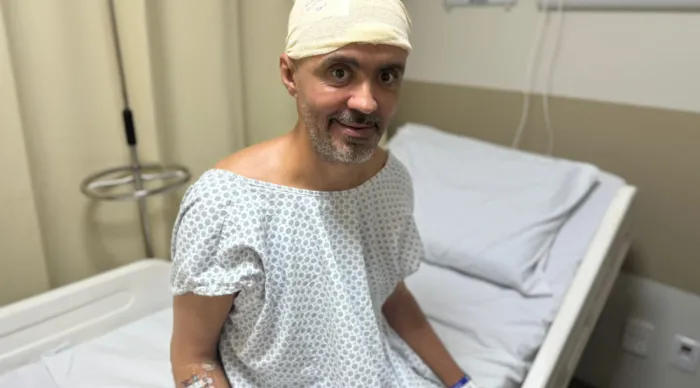 A ECP é uma técnica cirúrgica utilizada na neurocirurgia funcional, que envolve o implante de eletrodos em regiões específicas do cérebro / Foto: Ascom do Hospital de Cirurgia