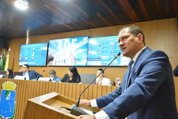 Fim do ano legislativo: Marquinhos agradece trabalho dos vereadores que se despedem da Câmara