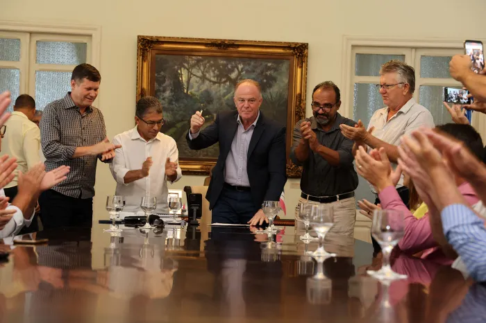 Governador assina Ordem de Serviço do Contorno de Laranja da Terra