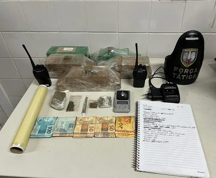 6º BPM apreende arma de fogo e entorpecentes na Serra