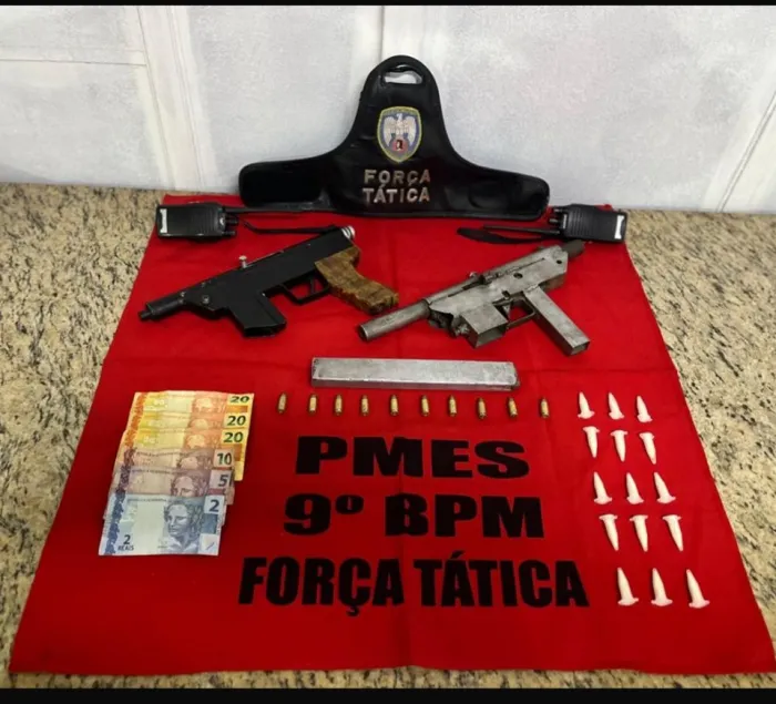 PM apreende armas no bairro Zumbi, em Cachoeiro