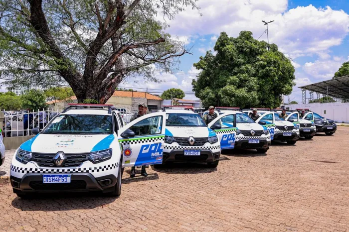 Governo do Piauí entrega viaturas para reforçar segurança nas escolas do estado