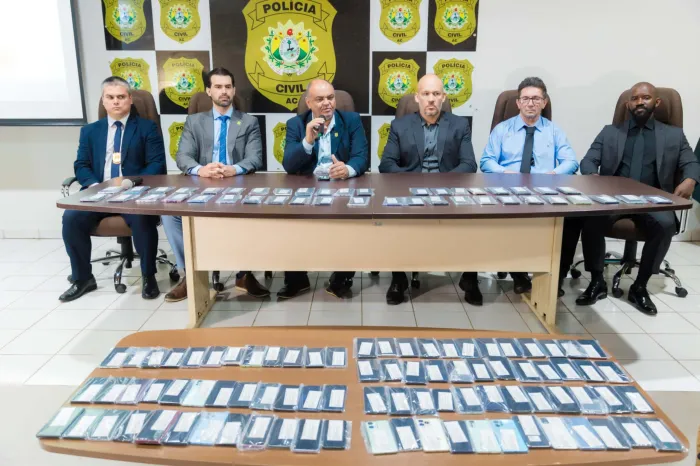 Polícia Civil do Acre restitui 160 celulares a proprietários em operação nacional